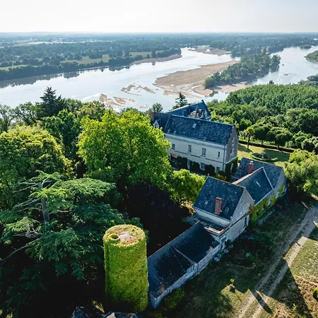 Chateau Avec Vue Imprenable Sur La Loire - Au Calme Et Nature Δωμάτια σε οικογενειακή κατοικία