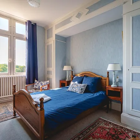 Habitación en casa particular Chateau Avec Vue Imprenable Sur La Loire - Au Calme Et Nature *