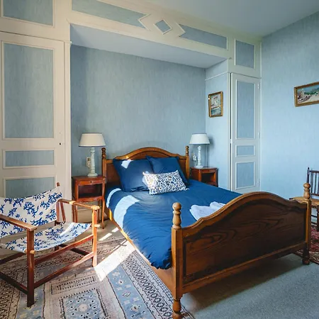 Habitación en casa particular Chateau Avec Vue Imprenable Sur La Loire - Au Calme Et Nature *