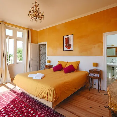 Chateau Avec Vue Imprenable Sur La Loire - Au Calme Et Nature Chènehutte-les-Tuffeaux
