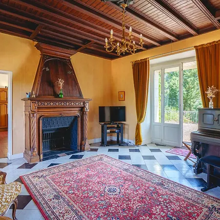 Habitación en casa particular Chateau Avec Vue Imprenable Sur La Loire - Au Calme Et Nature Chènehutte-les-Tuffeaux